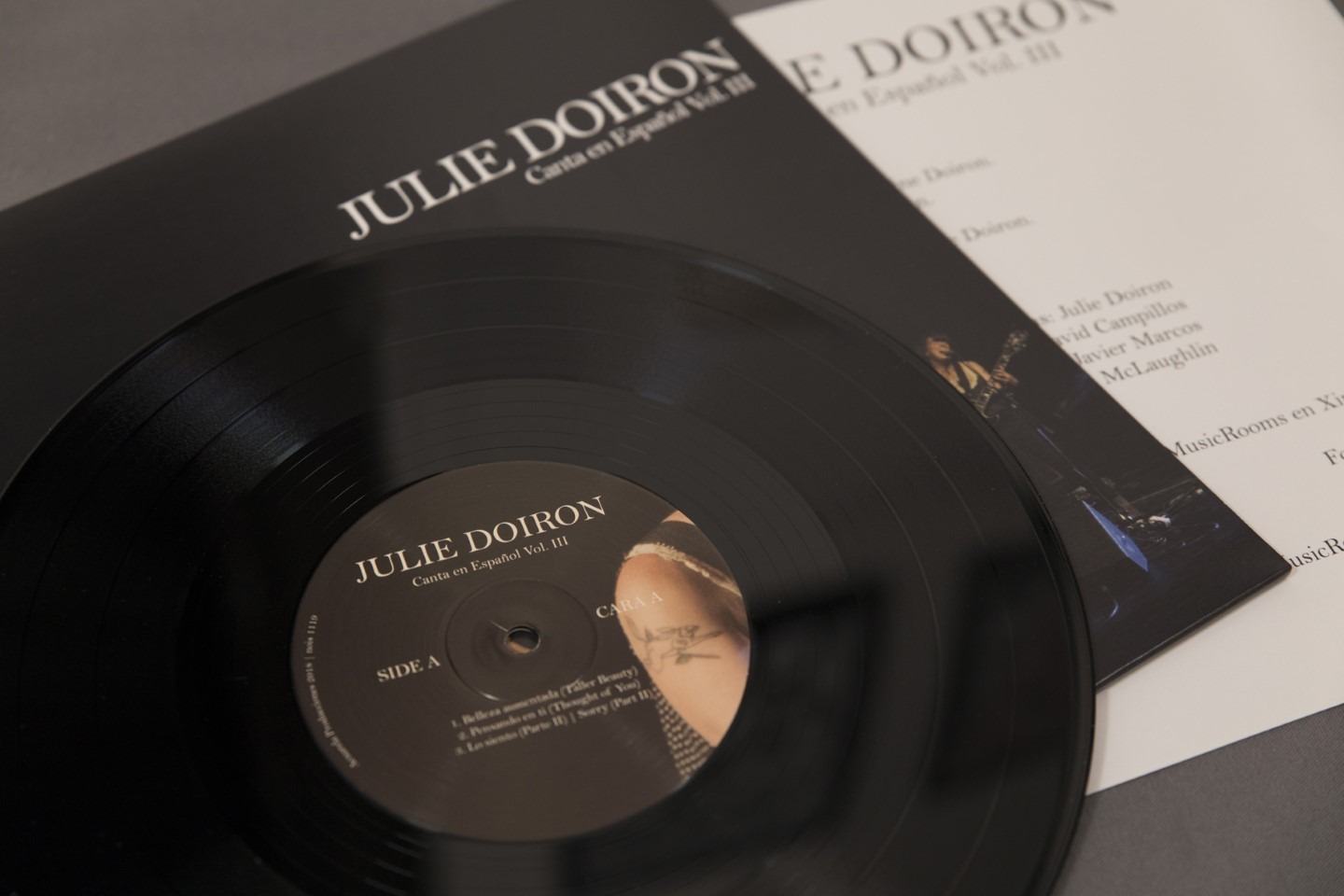 Julie Doiron– “Julie Doiron Canta en Español Vol. II”- Vinilo 10”