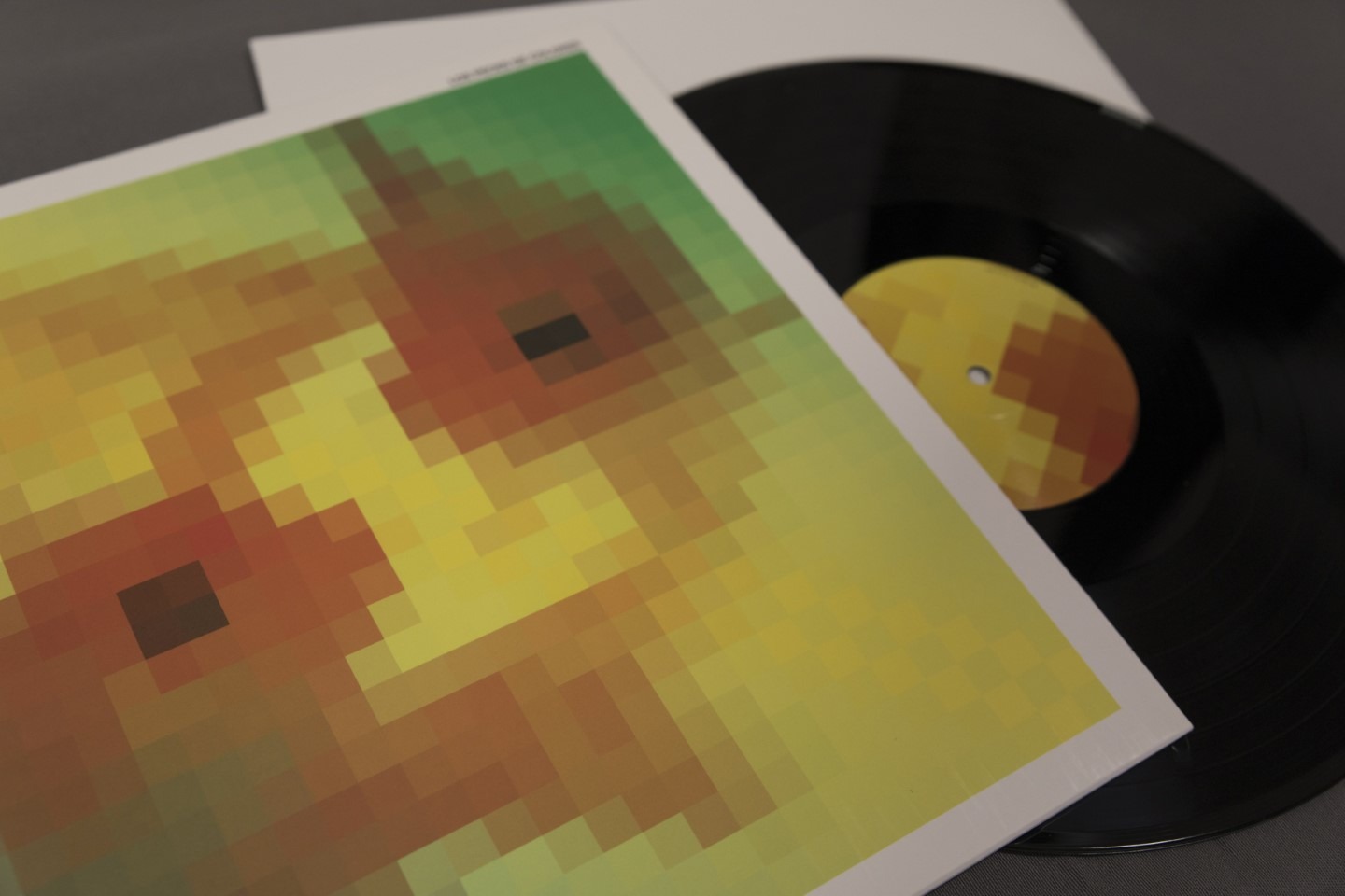 nueva vulcano | prensado vinilo | wolfpack iberia