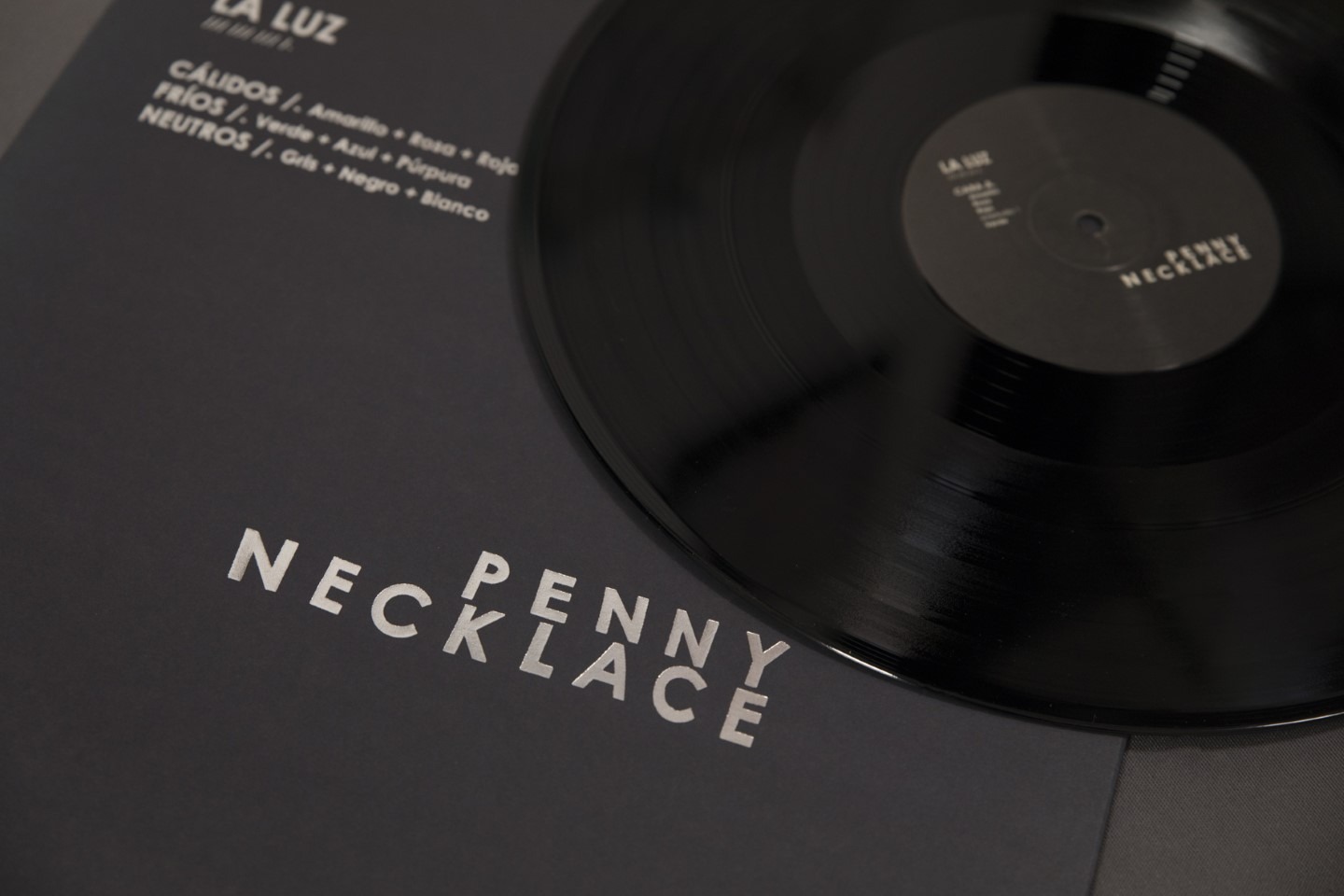 penny necklace | prensado vinilo | wolfpack iberia |